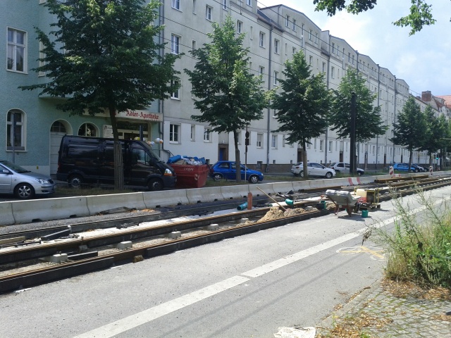 Im Abschnitt bis zur Oberseestraße wurde die Schienenentwässerung installiert